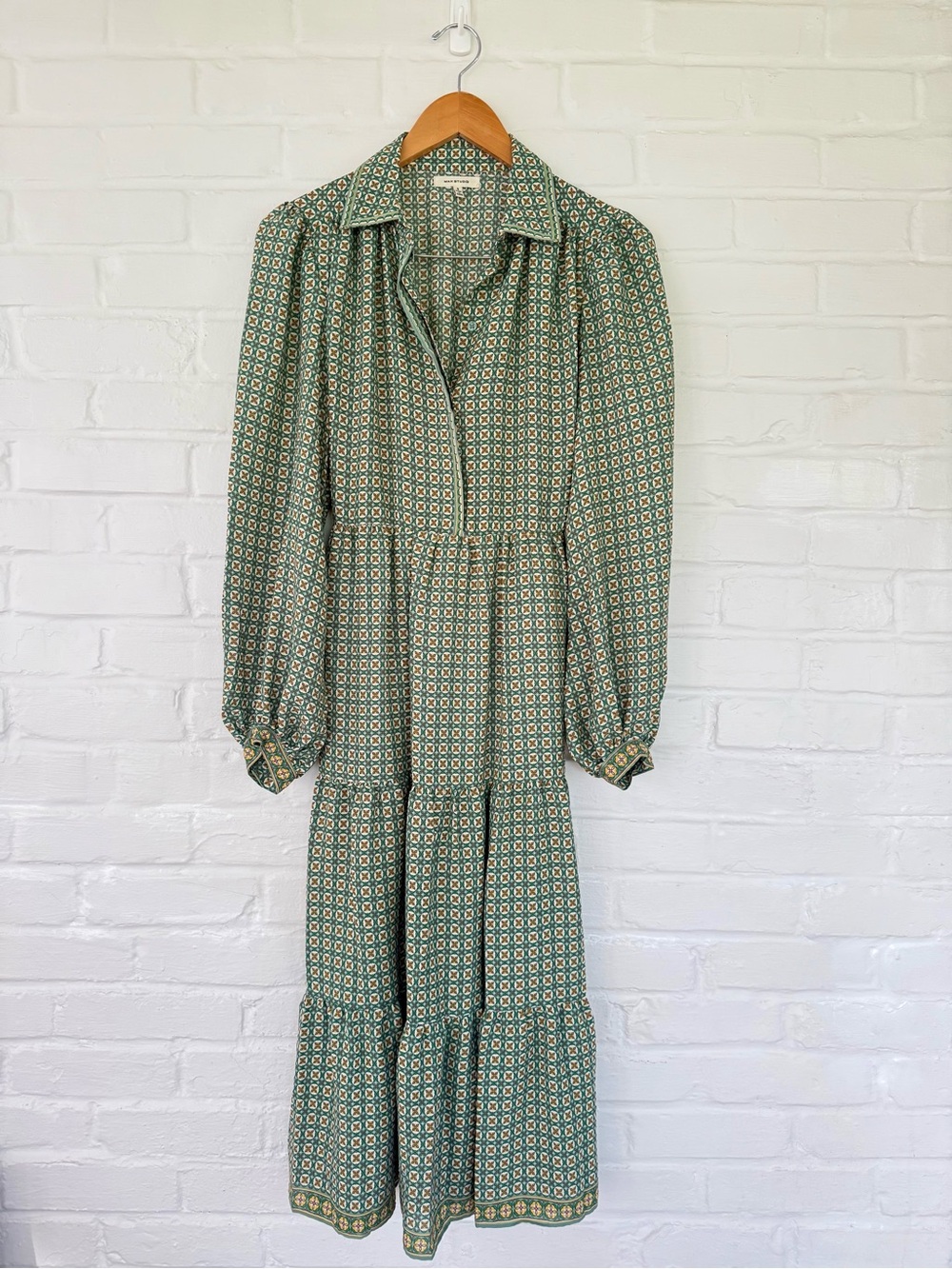 Max Studio Green Printed Tiered Collared Long-Sleeve Dress